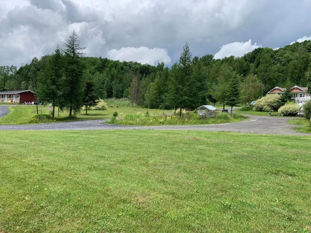 Motel & Chalets --Shefford-Waterloo- Habitation Forest Exterior foto