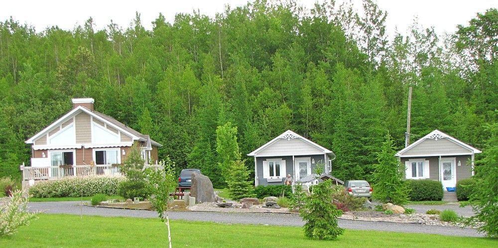 Motel & Chalets --Shefford-Waterloo- Habitation Forest Exterior foto